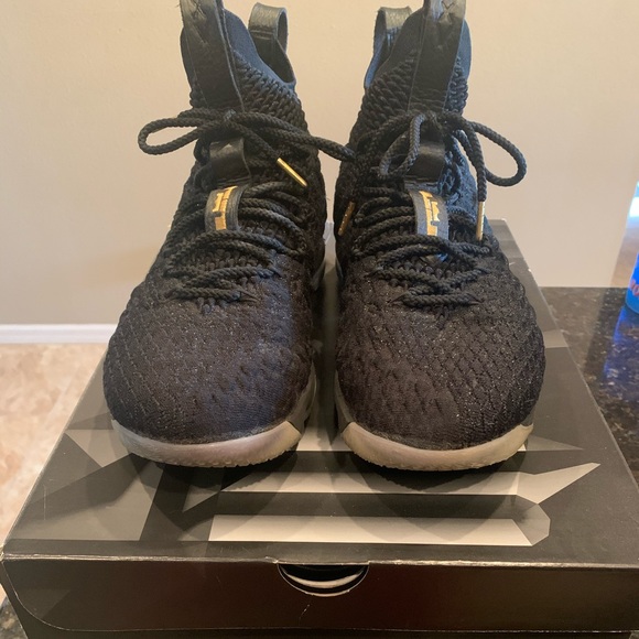 black and gold lebron 15s